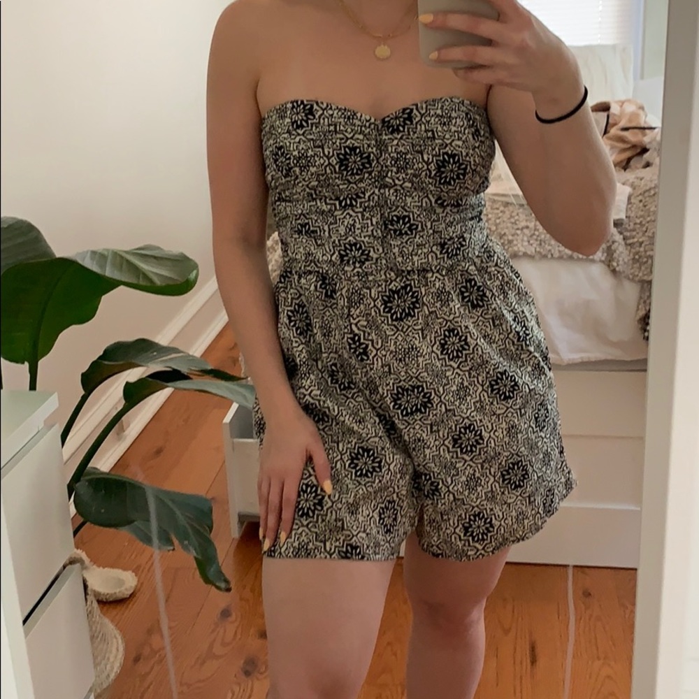 Black floral strapless romper